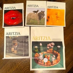 5 Aritzia paper gift bags (see photos for measurements)